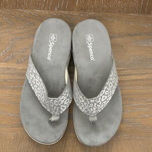 Spenco Women's Gray Leopard Sandals